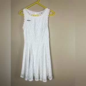 City vibe small nwt25-2/2 p2p 34-1/2 length 14 w embroidered fit and flare